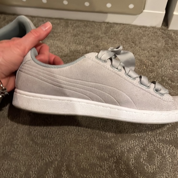 Puma W9 Vikky Suede Bow Lace Almost New Soft Grey - Picture 4 of 6